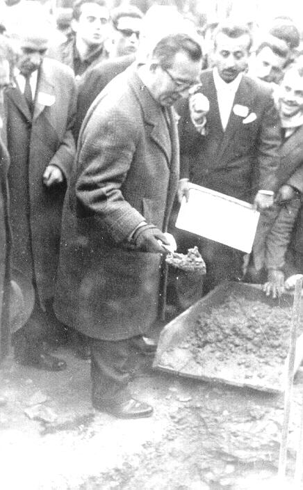 Dönemin Başbakan Yardımcısı Prof.Dr. Turhan FEYZİOĞLU Üniversitenin Temeline İlk Harcı Atarken 1963