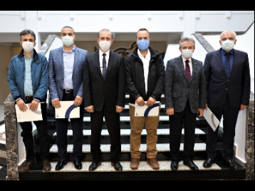 TÜBİTAK ARDEB Programı Kapsamında Destek Alan Akademisyenlerimize Tebrik Belgesi Takdimi