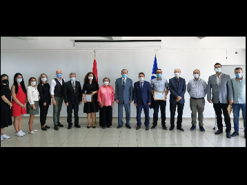 Kariyer Merkezi'nde Görev Alan Akademik Personele Teşekkür Belgesi Takdimi