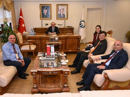 Filistin ve Tayvan'dan Bilim İnsanları, Rektörümüzü Ziyaret Etti


