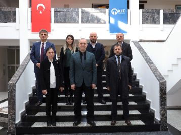 Yeşilay Heyeti, Rektörümüzü Ziyaret Etti 